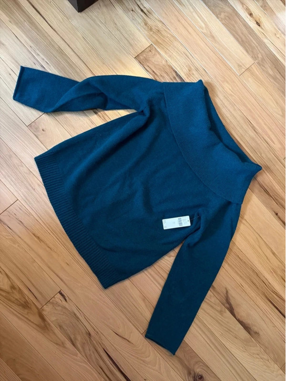 Anthropologie off-the -shoulder emerald green sweater! Small! NWT!